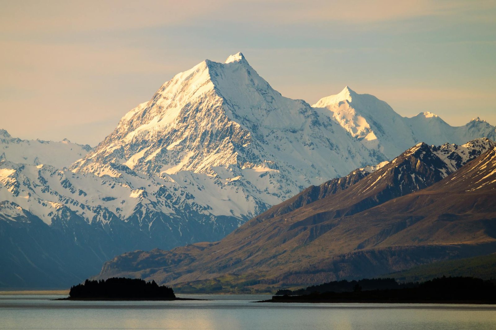stunning view of aoraki mount cook in new zealand