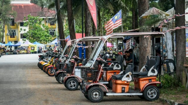 Aiming at China, Malaysia Puts New Restrictions on Electric Cars