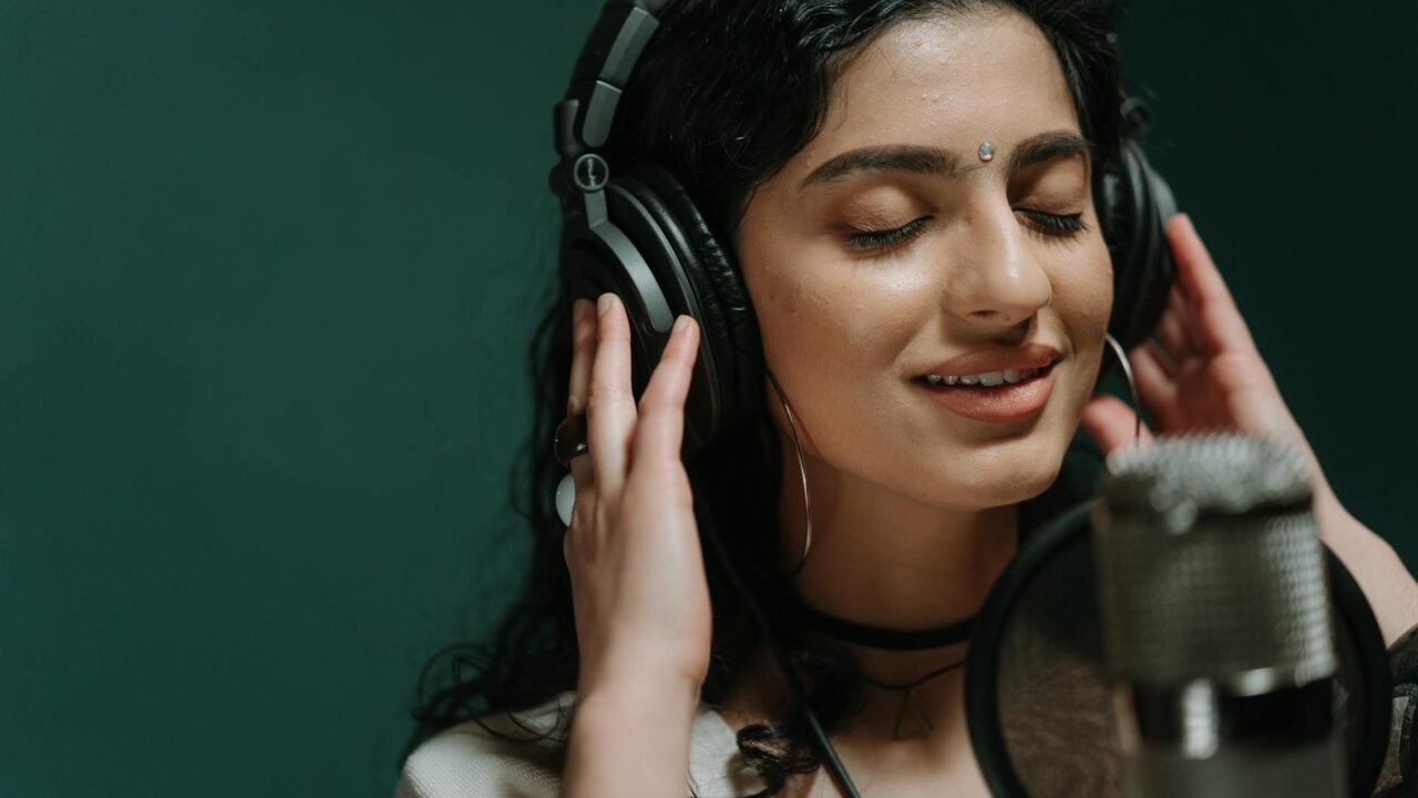 Asha Bhosle, One of India’s Most Beloved Singers, Dies at 92