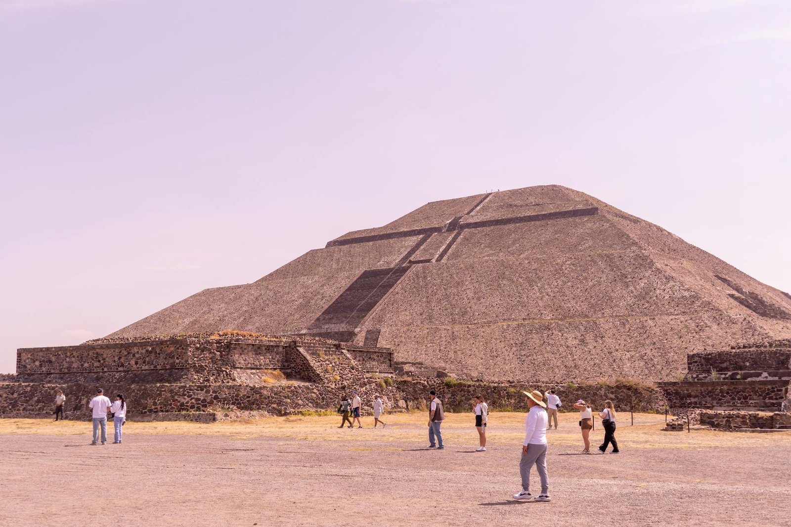 Canadian Tourist Is Shot Dead in Shooting at Mexico’s Pyramids Canadian Tourist Is Shot Dead in Shooting at Mexico’s Pyramids