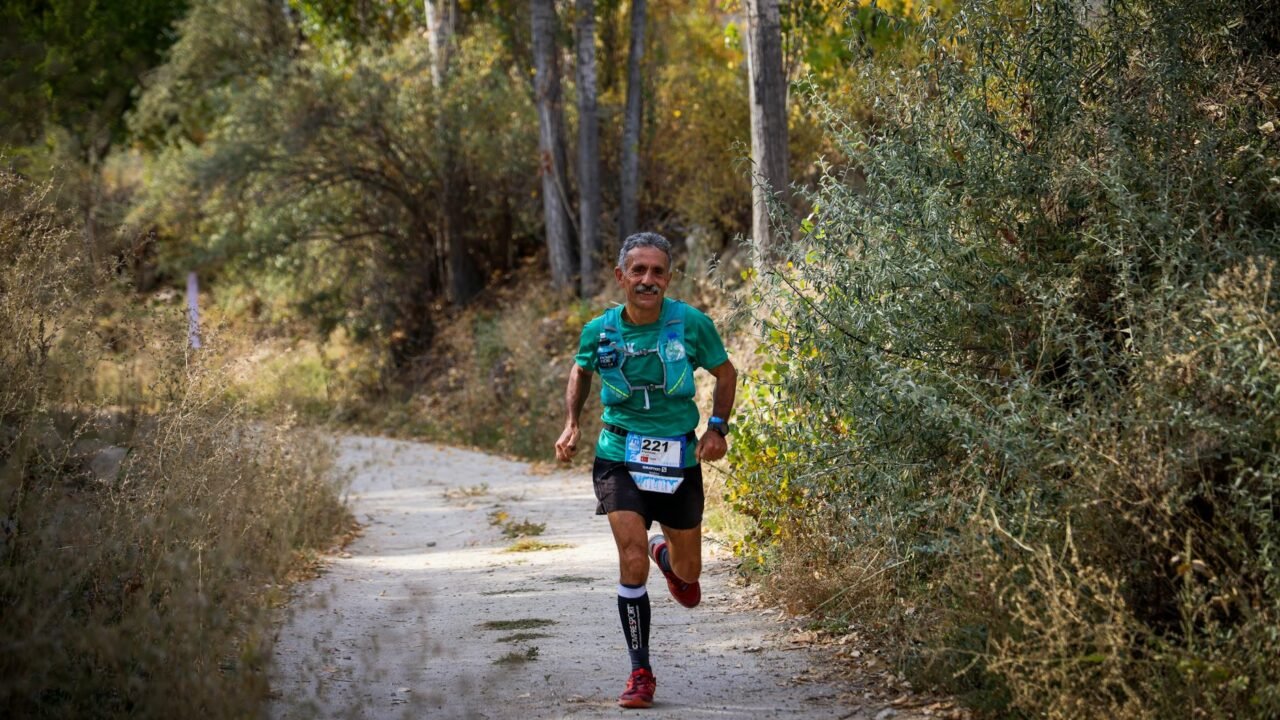 CM Omar Runs Bengaluru 10K, Praises Event Organization, Flags Humidity Challenge