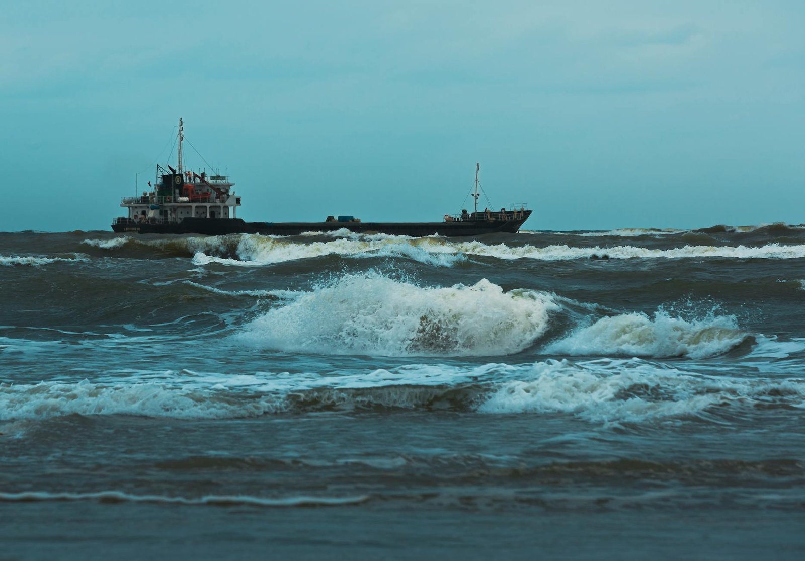 Coast Guard Calls Off Search for Crew of Capsized Cargo Ship Coast Guard Calls Off Search for Crew of Capsized Cargo Ship