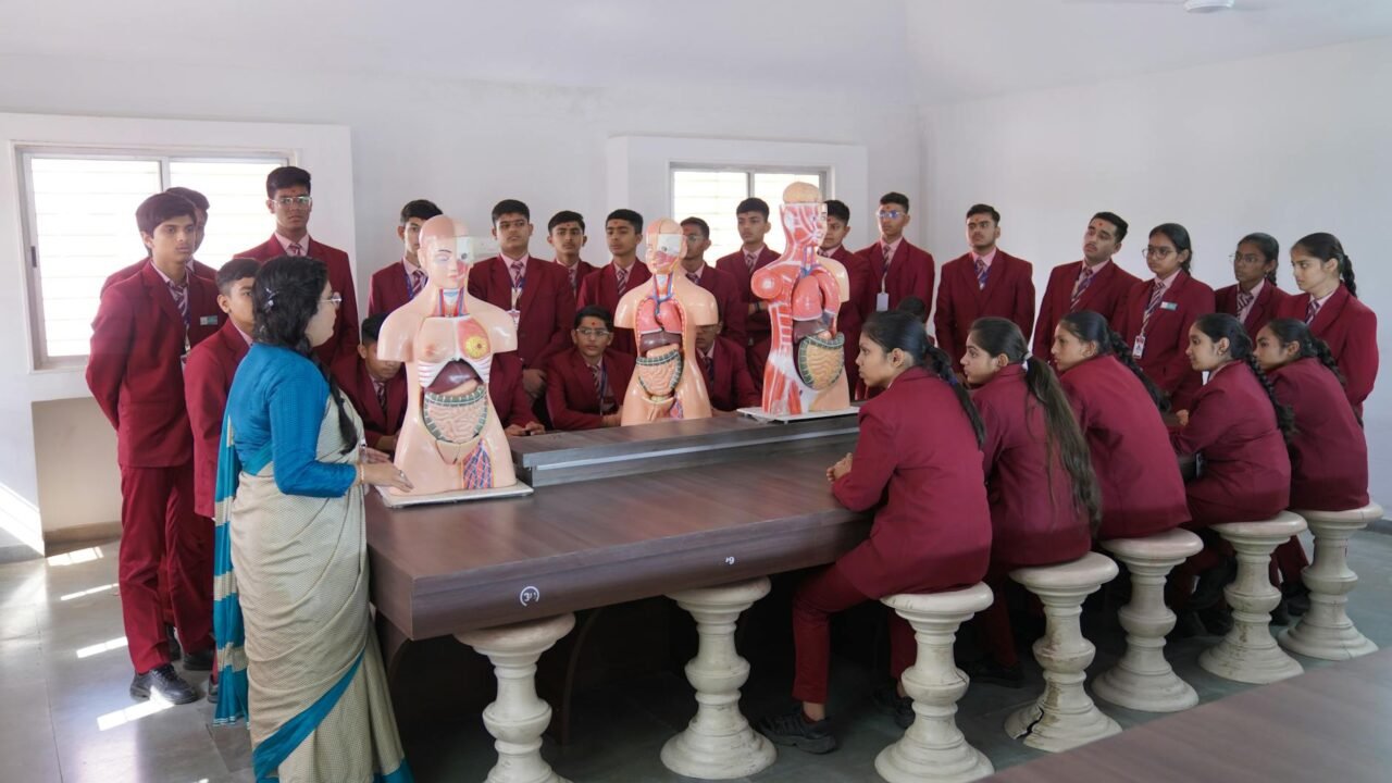 Education must go beyond academics, L-G Sinha tells teachers