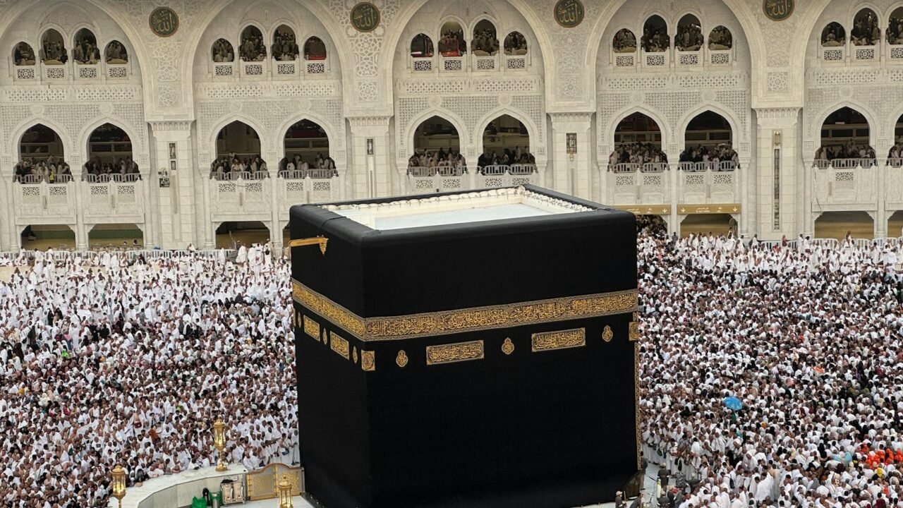 First batch of Indian pilgrims arrives in Saudi Arabia for Haj