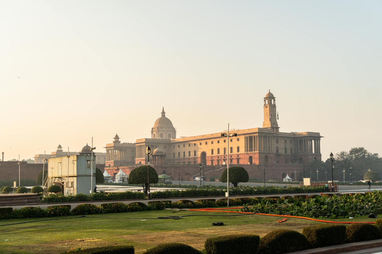 Govt Approves 2% Dearness Allowance Hike For Central Govt Employees, Pensioners Govt Approves 2% Dearness Allowance Hike For Central Govt Employees, Pensioners