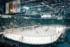 Hockey Fans in Buffalo Finish ‘O Canada’ After Singer’s Mic Malfunctions