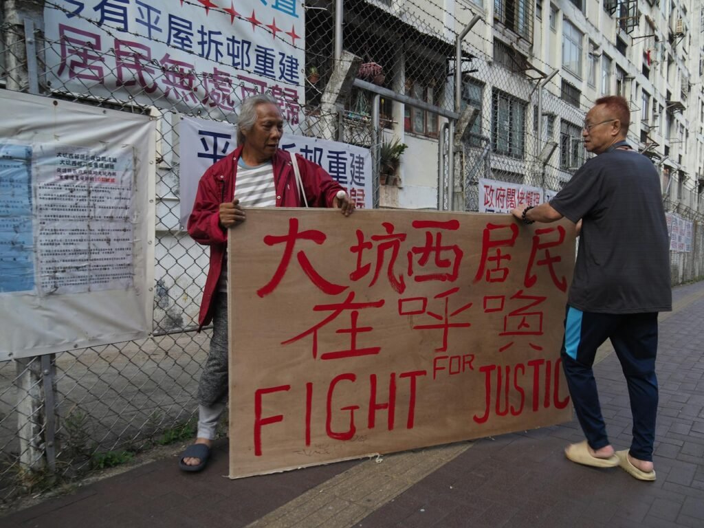 Homeowners Fight for Control of Their Community in China