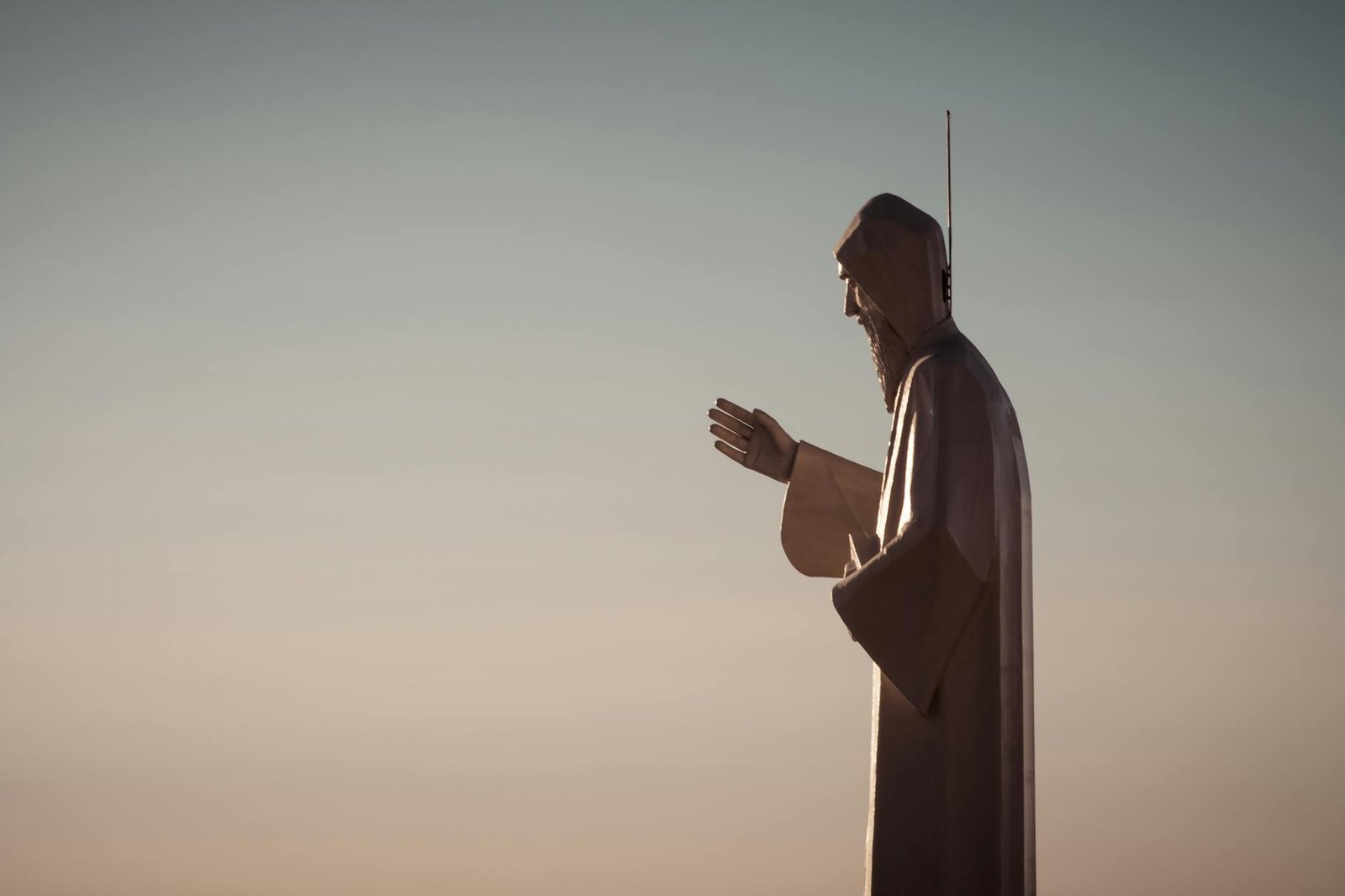 Israeli Soldier in Lebanon Sledgehammered a Statue of Jesus Israeli Soldier in Lebanon Sledgehammered a Statue of Jesus