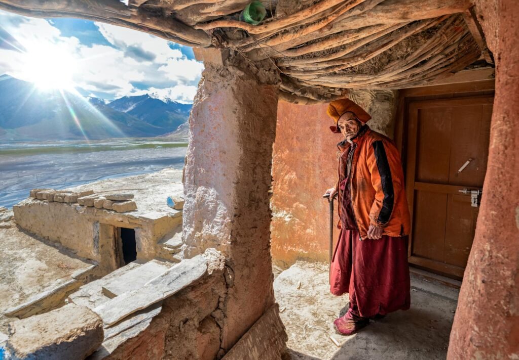 Ladakh L-G inaugurates old age home at Saboothang