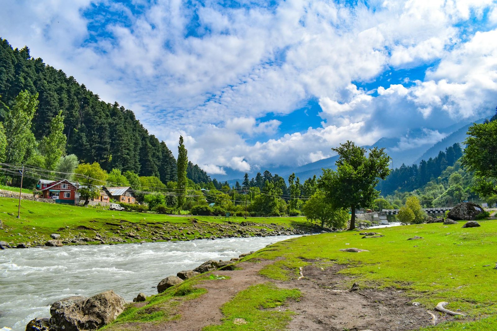 LoC divide in Kashmir: PoK-based family watches Kupwara official’s funeral from across river LoC divide in Kashmir: PoK-based family watches Kupwara official’s funeral from across river
