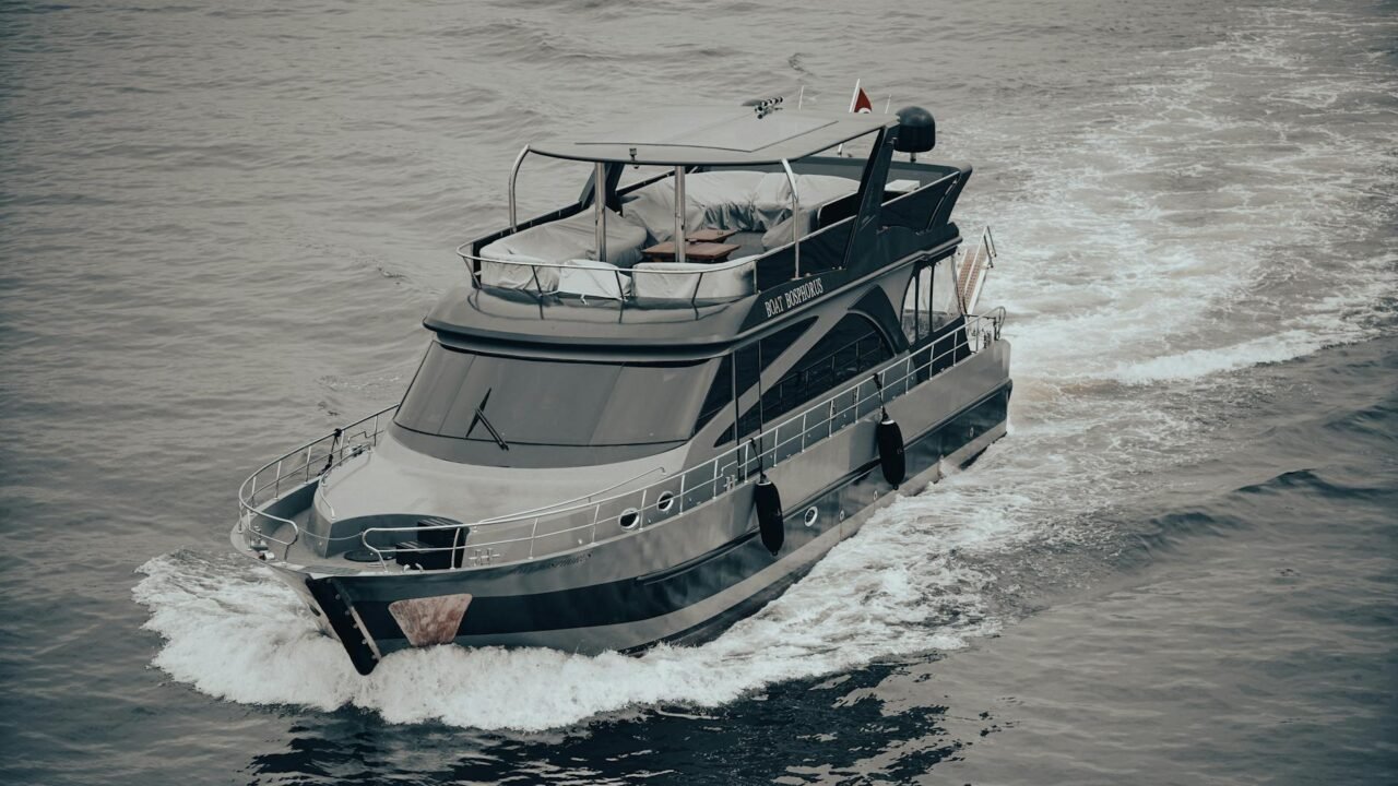 Luxury Yacht Linked to Russian Oligarch Passes Through Strait of Hormuz