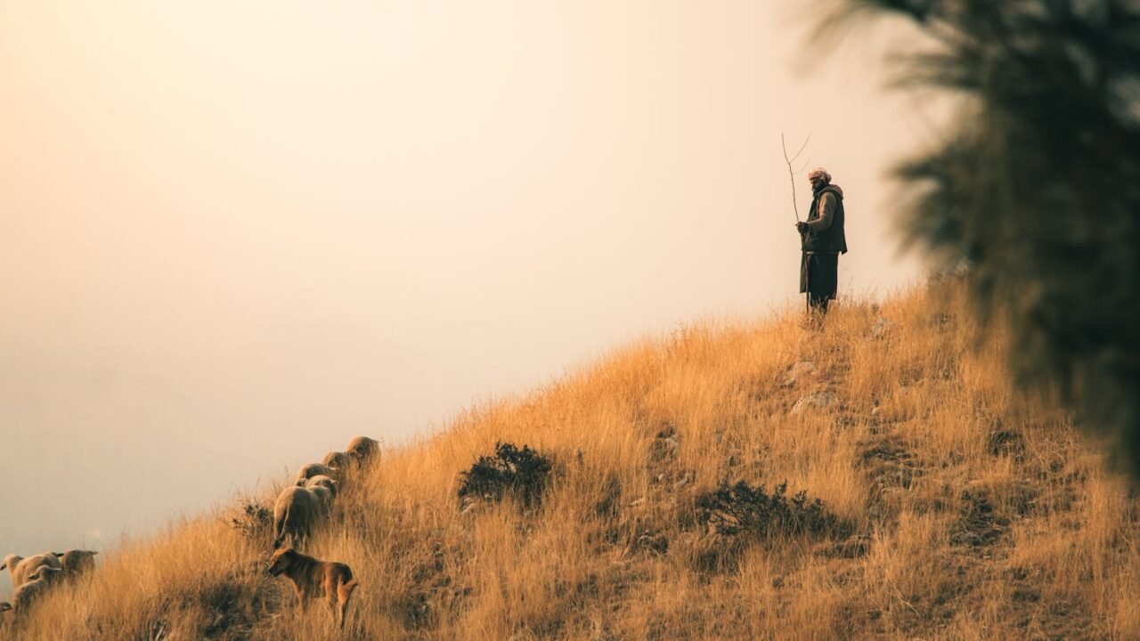 Man, girl found dead in Anantnag