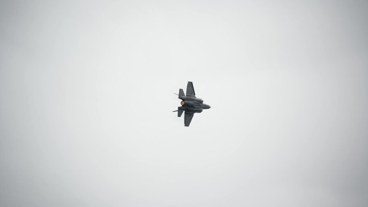 Pilot Was Taking Pictures Before South Korean Fighter Jets Collided