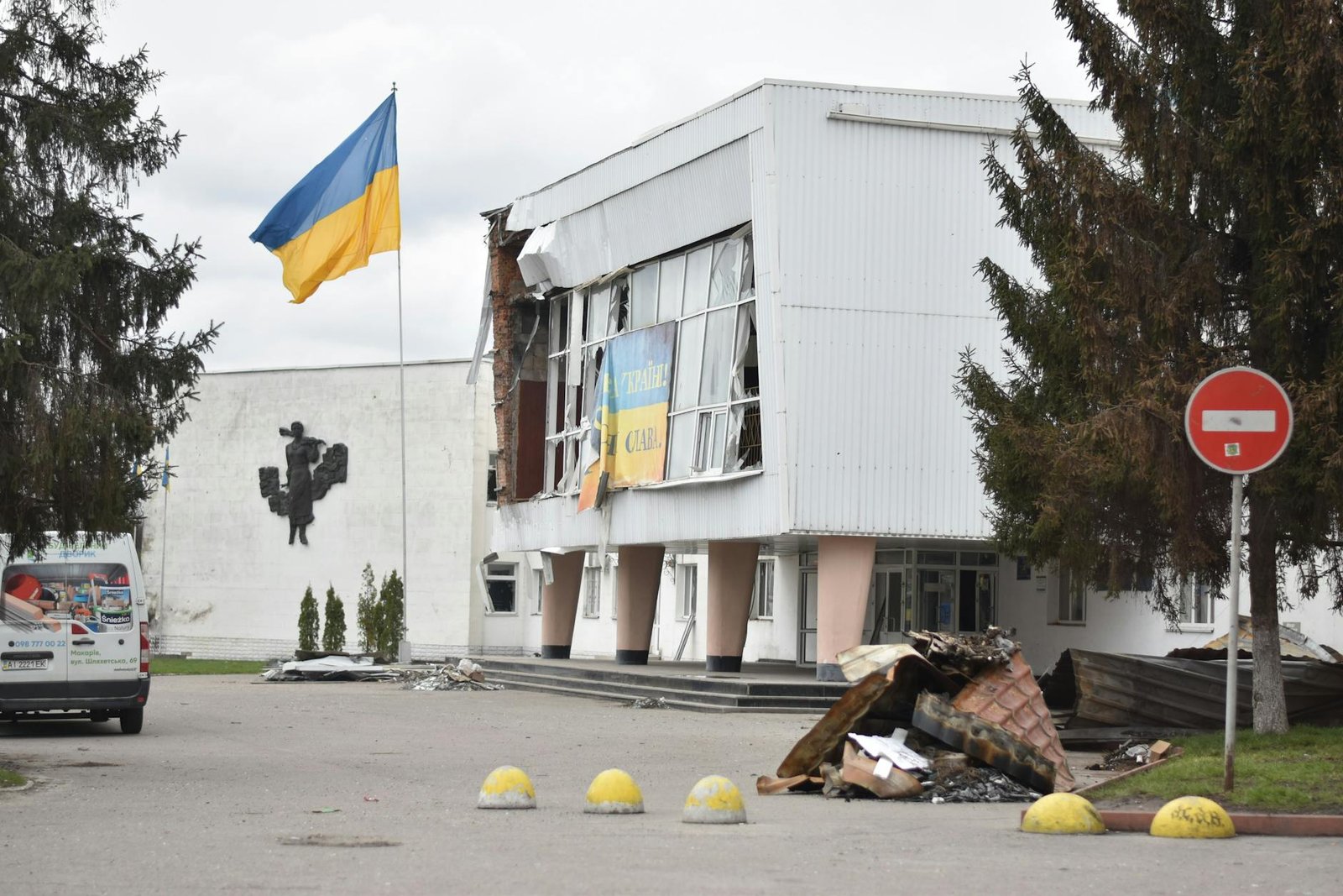 Russian Strikes Kill at Least 15 in Ukraine in Biggest Attack in Months