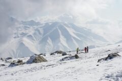 Snow, rain bring down temperatures in Kashmir, several key roads closed