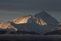 The Elite ‘Doctors’ Who Care for Mount Everest