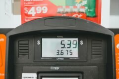 U.S. Gas Prices Climb Further as Effects of Iran War Reverberate