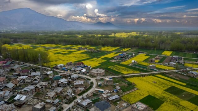 A year after LoC shelling, border families in north Kashmir struggle to rebuild homes