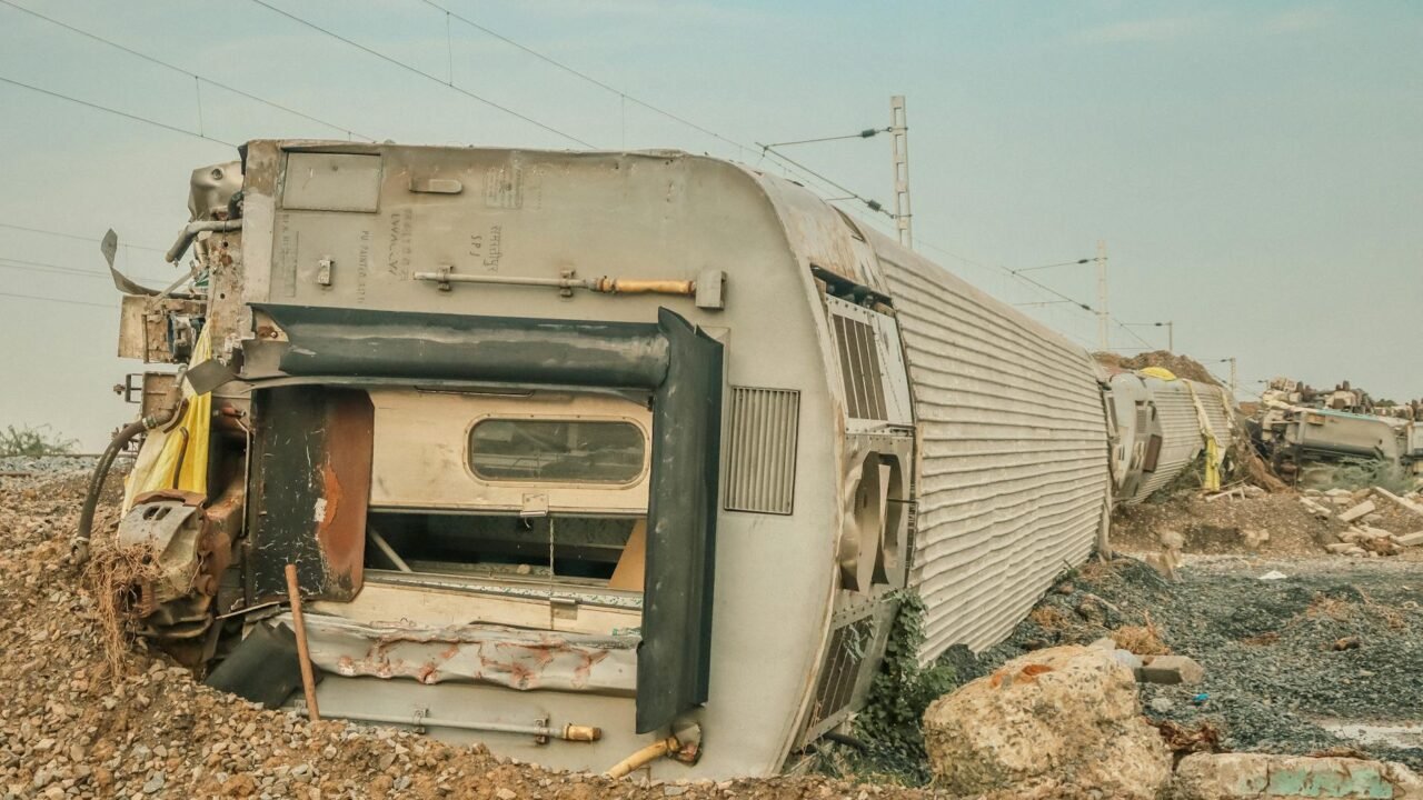Pakistan Train Blast Kills 14, Separatists Claim Responsibility