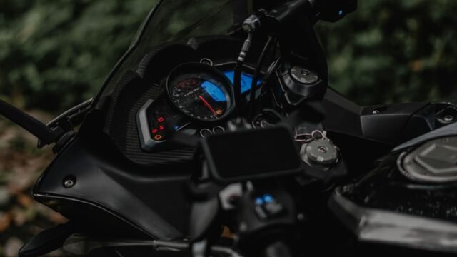 Bajaj Auto total sales up  40 pc at 5,13,792 units in April