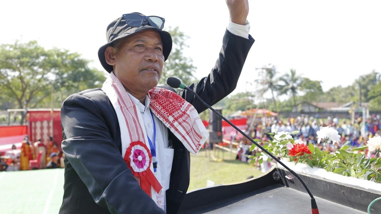 Cambodia’s Leader Pardons Opposition Figure Kem Sokha Amidst Diplomatic Shifts