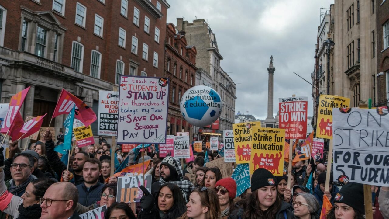 Farage’s Reform UK Eyes Power Amidst Shifting Political Landscape