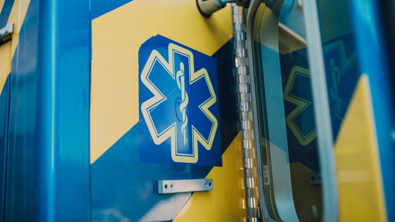 Srinagar Bolsters Healthcare with New Ambulance from IDBI’s CSR Initiative
