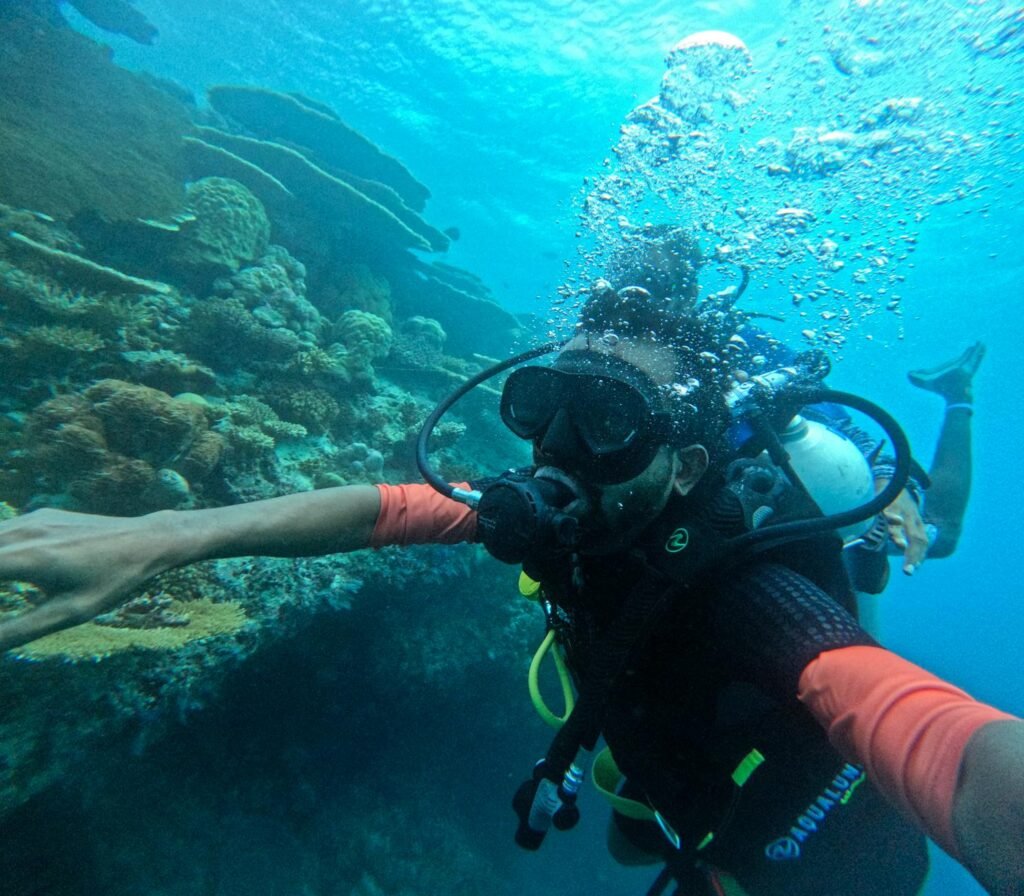 Five Italians Die While Scuba Diving Deep Caves in the Maldives