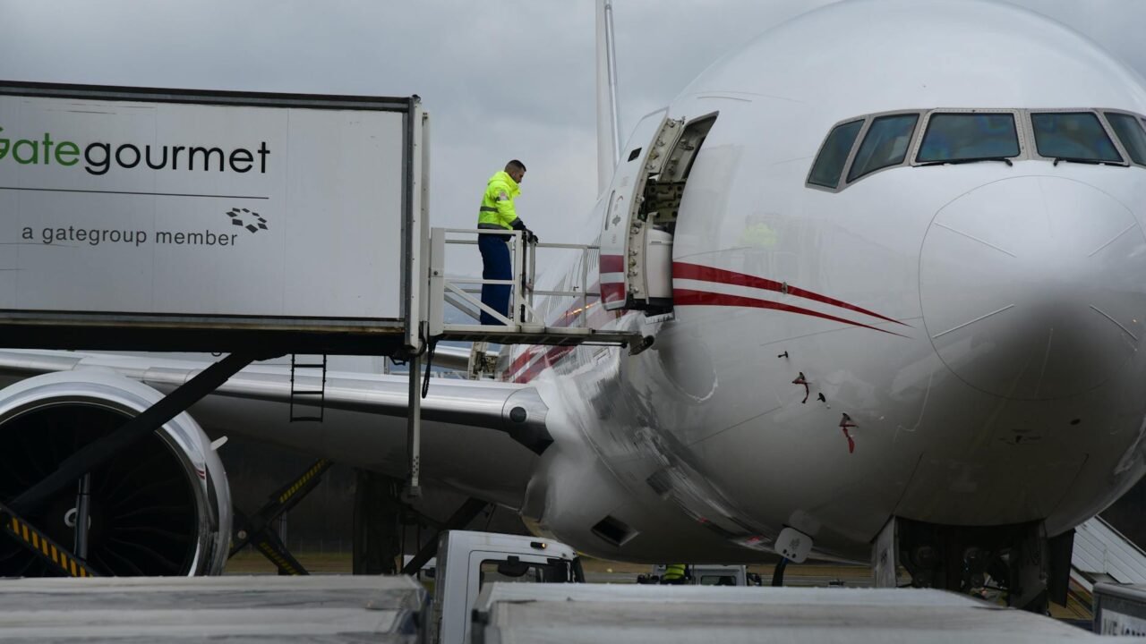 Haj Pilgrims Face Rs 10,000 Airfare Hike Amid Global Fuel Price Surge