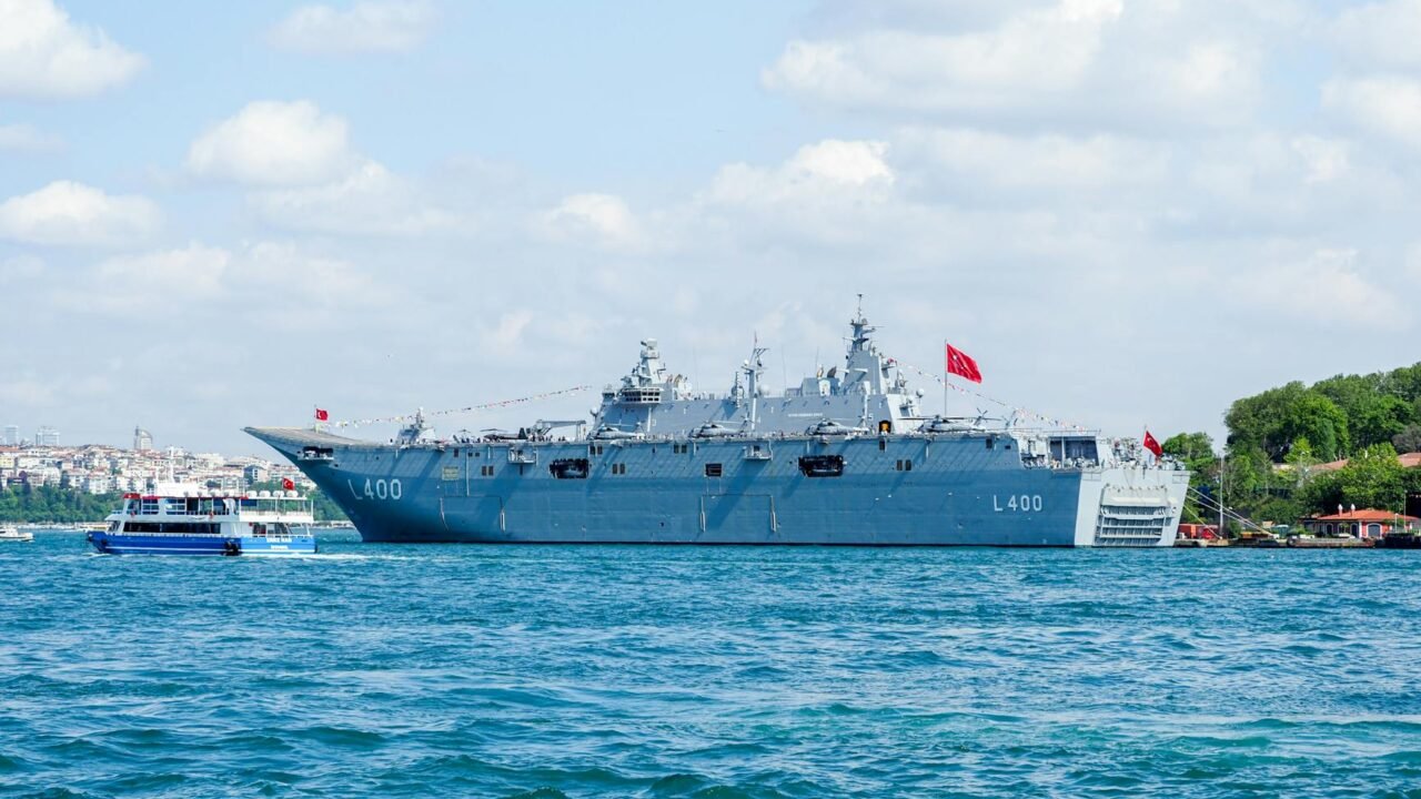 Iran Warns Ships Over Trump’s Blockade Challenge in Hormuz
