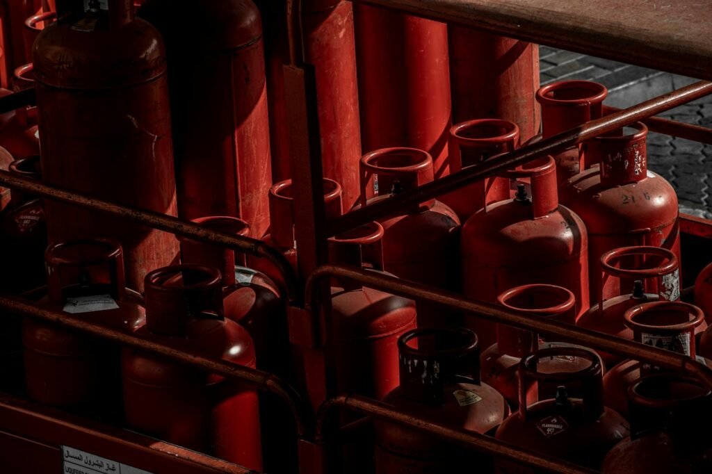 J&K | LPG Consumers Flag Issues With e-KYC, Lack Of Smartphones