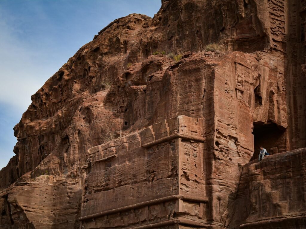 Jordanians Struggle as Mideast Wars Scare Tourists Away