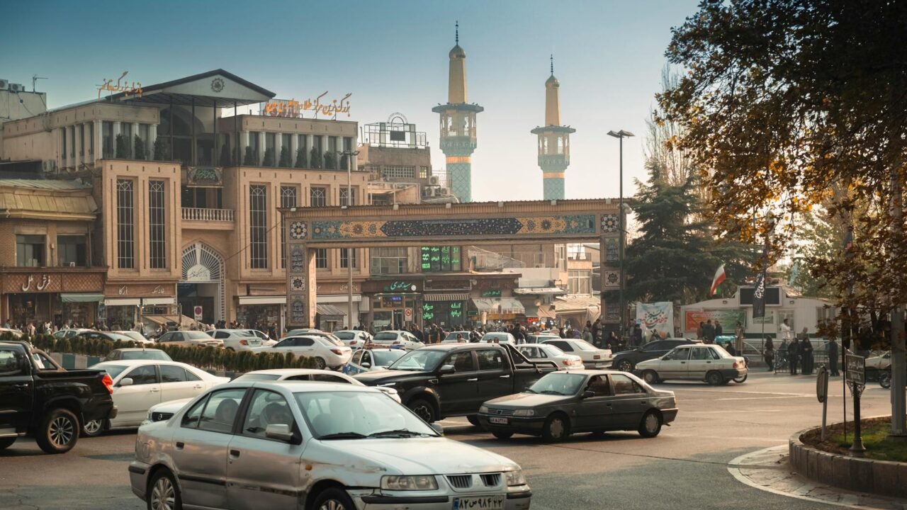 Iran’s Economy Reels: Mass Layoffs Emerge Amidst Wartime Instability
