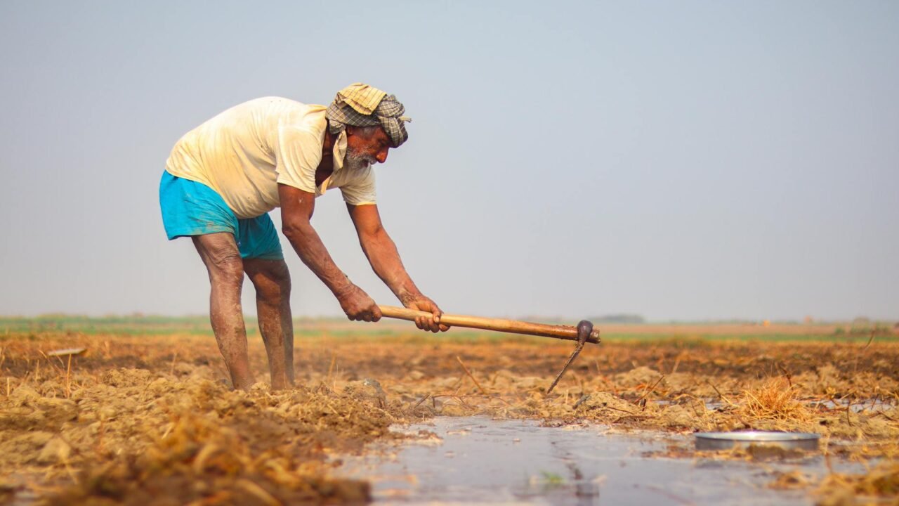 Maharashtra government faces criticism over farmer distress, crime rates