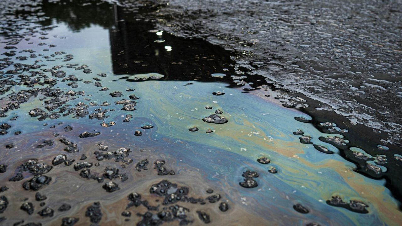 Iran Oil Slick Spotted Near Kharg Island, Raising Infrastructure Concerns