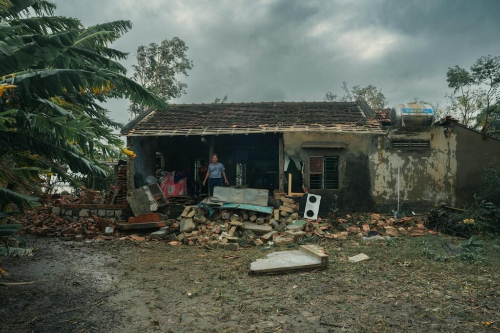 Over 100 People Killed in India’s Uttar Pradesh as Storms Wreak Destruction