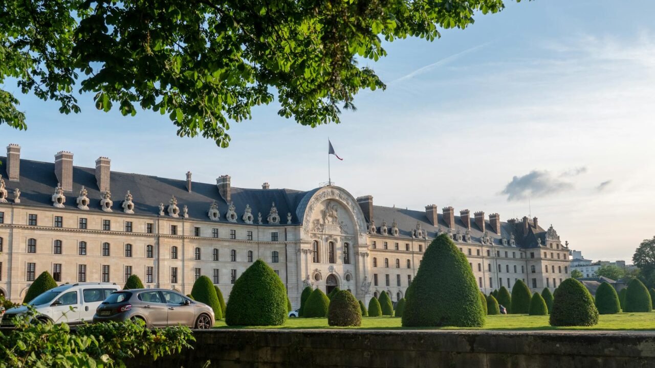 Paris School Staff Face Abuse Allegations Amidst Wider Inquiry
