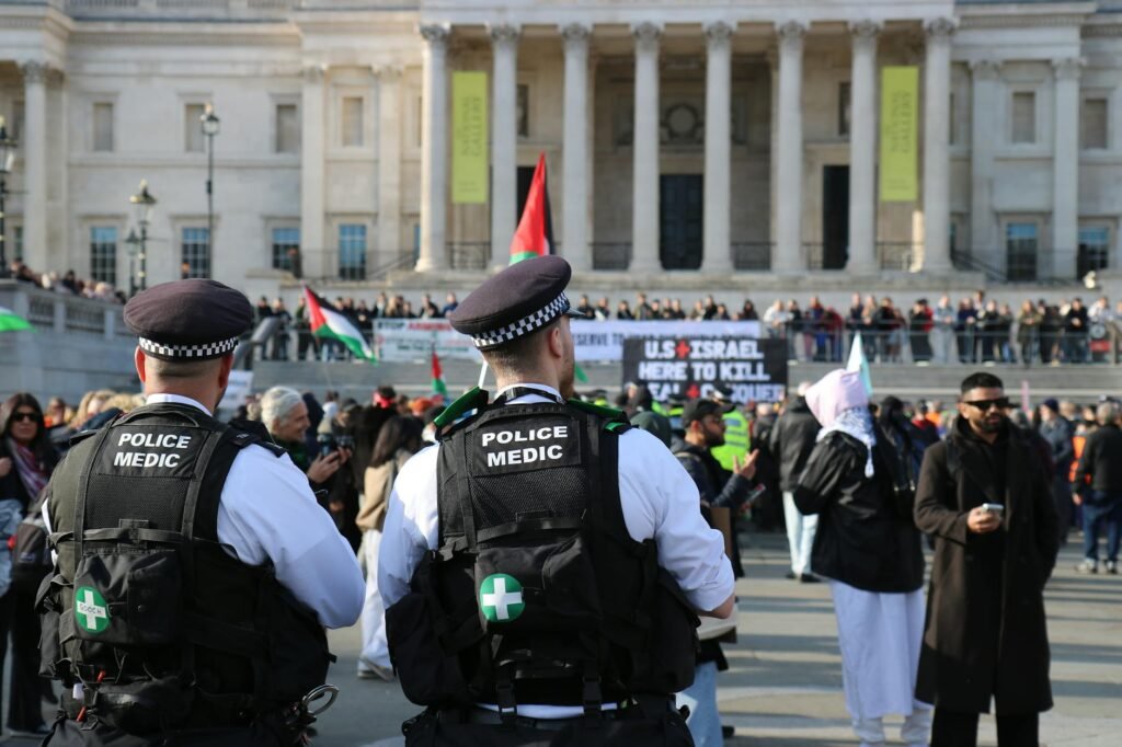 Rival Protests Begin in London, With a Major Security Effort