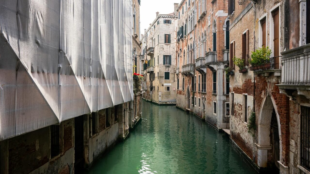 Venice Biennale Opens Amidst Curator’s Death, Russia’s Surprise Entry