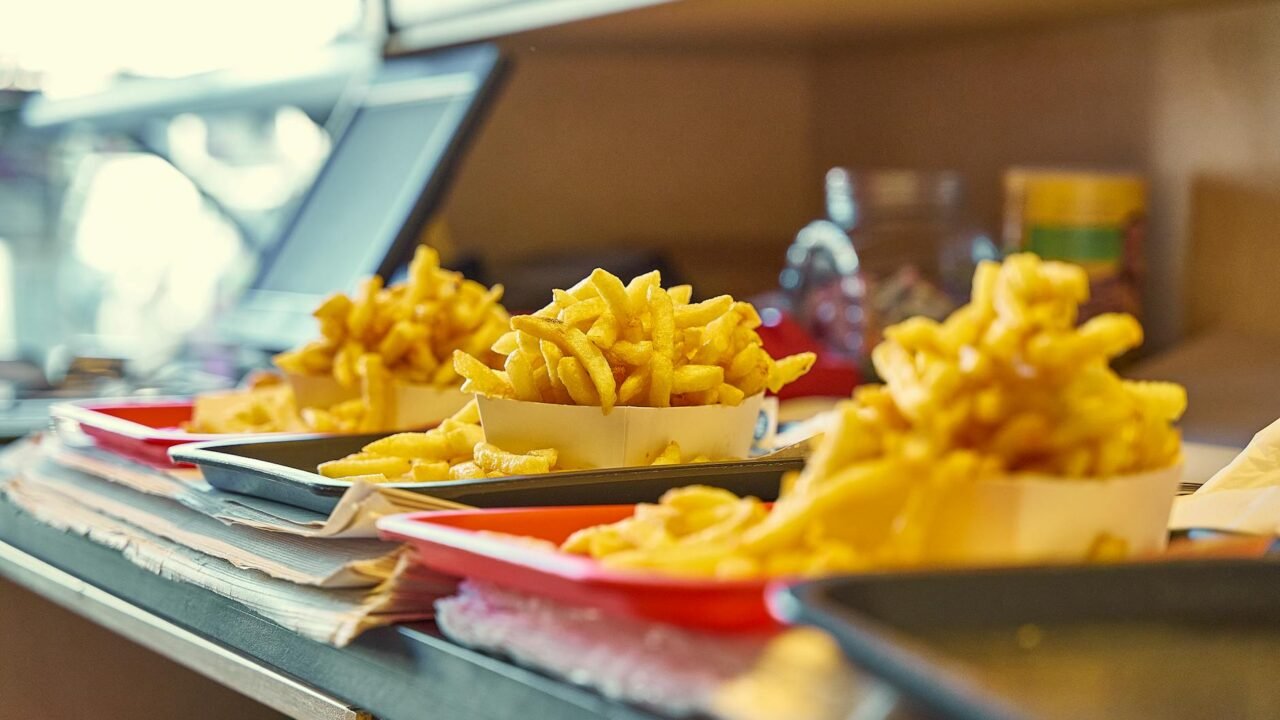 Belgium’s Fry Capital Faces Glut as Potato Surplus Hits Exports