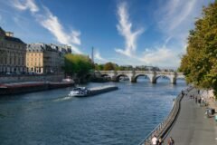 Very Dramatique! 4 Are Rescued After Trainee Driver Plunges Bus Into Seine