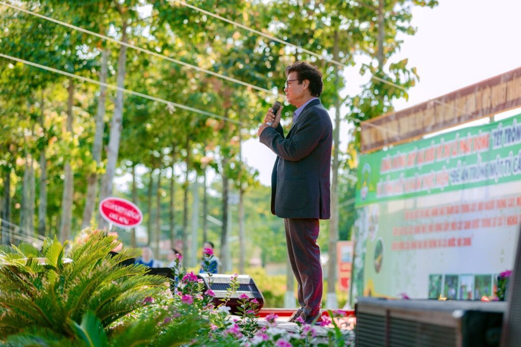Vietnam’s Leader Warns Asia About the Risks of Superpower Conflict