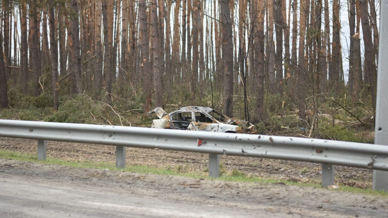 Tragedy Strikes Ontario: Five Children Perish in Devastating Van-SUV Collision