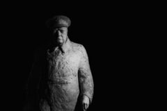 Artist Pulls Work From London Museum After Clash Over Churchill’s Legacy