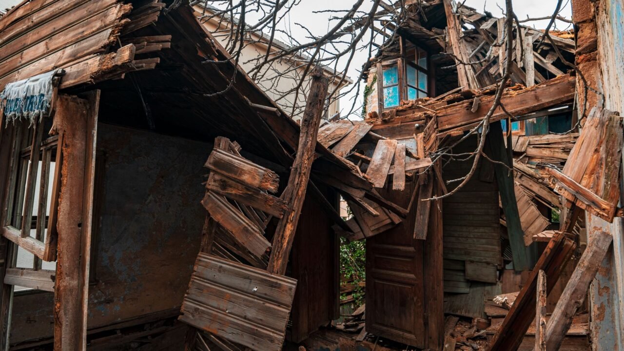 Philippines Reels From 7.8 Magnitude Quake: Dozens Dead, Thousands Displaced