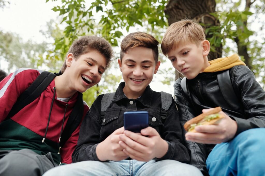 Britain Announces Social Media Ban for Children