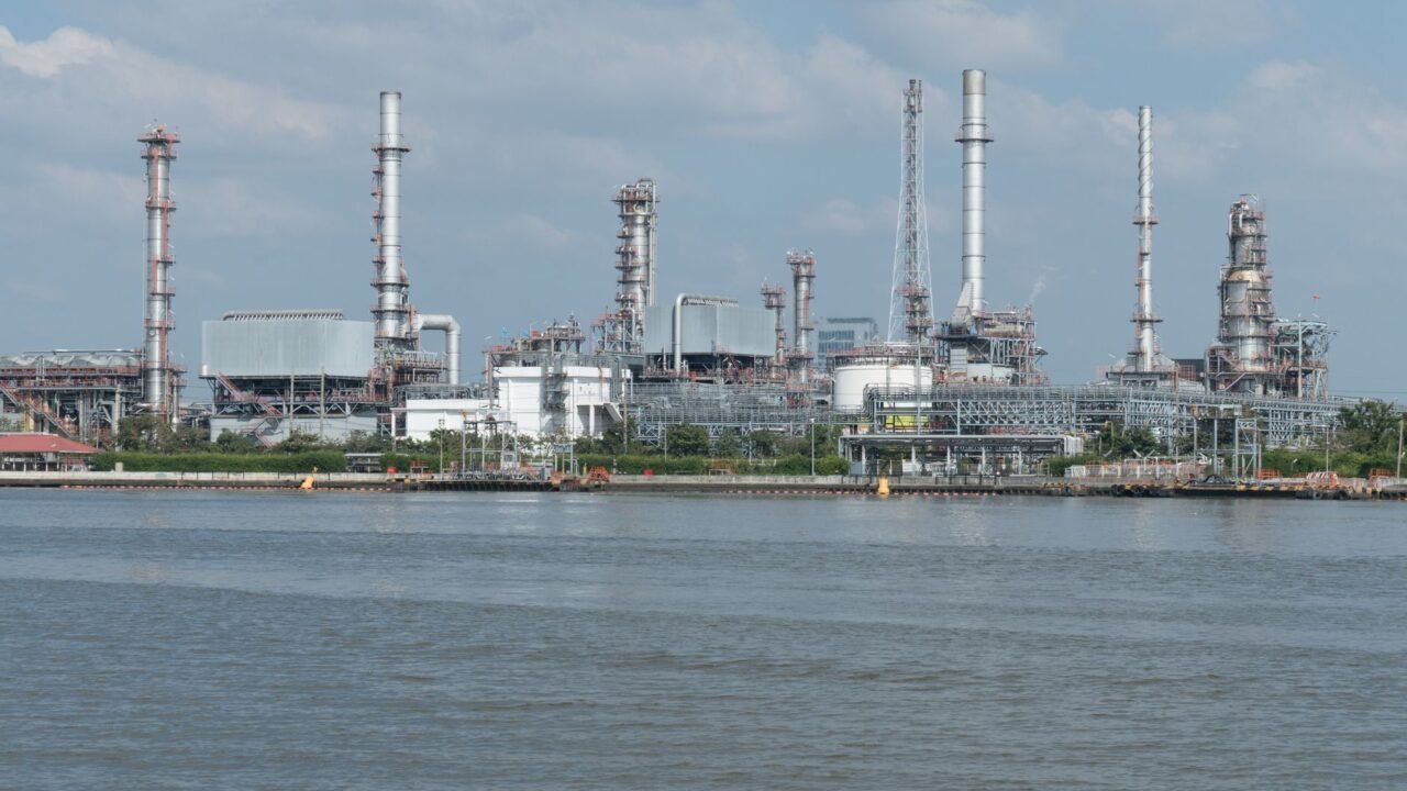 Venezuela’s Oil Boom Under Trump Oversight Fuels Discontent, Not Relief