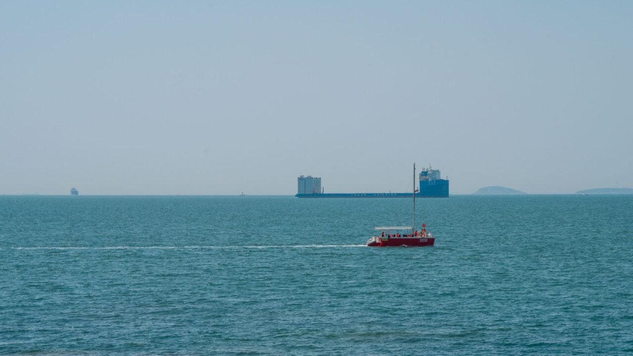 Yemen’s Houthis Signal Wider Red Sea Blockade Threatening Global Shipping