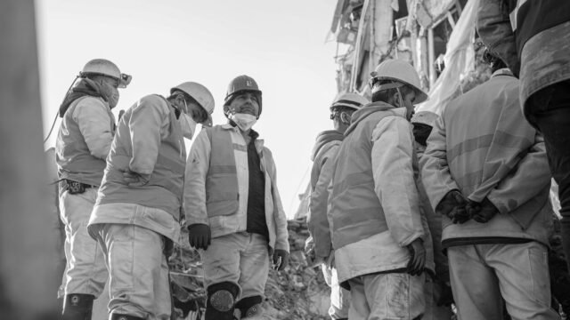 In the Ruins of Venezuela’s Earthquake, Civilians Volunteers Fill the Gaps