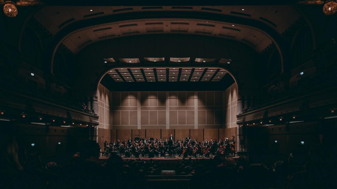 Audience Member Steps In to Save ‘La La Land’ Orchestral Performance
